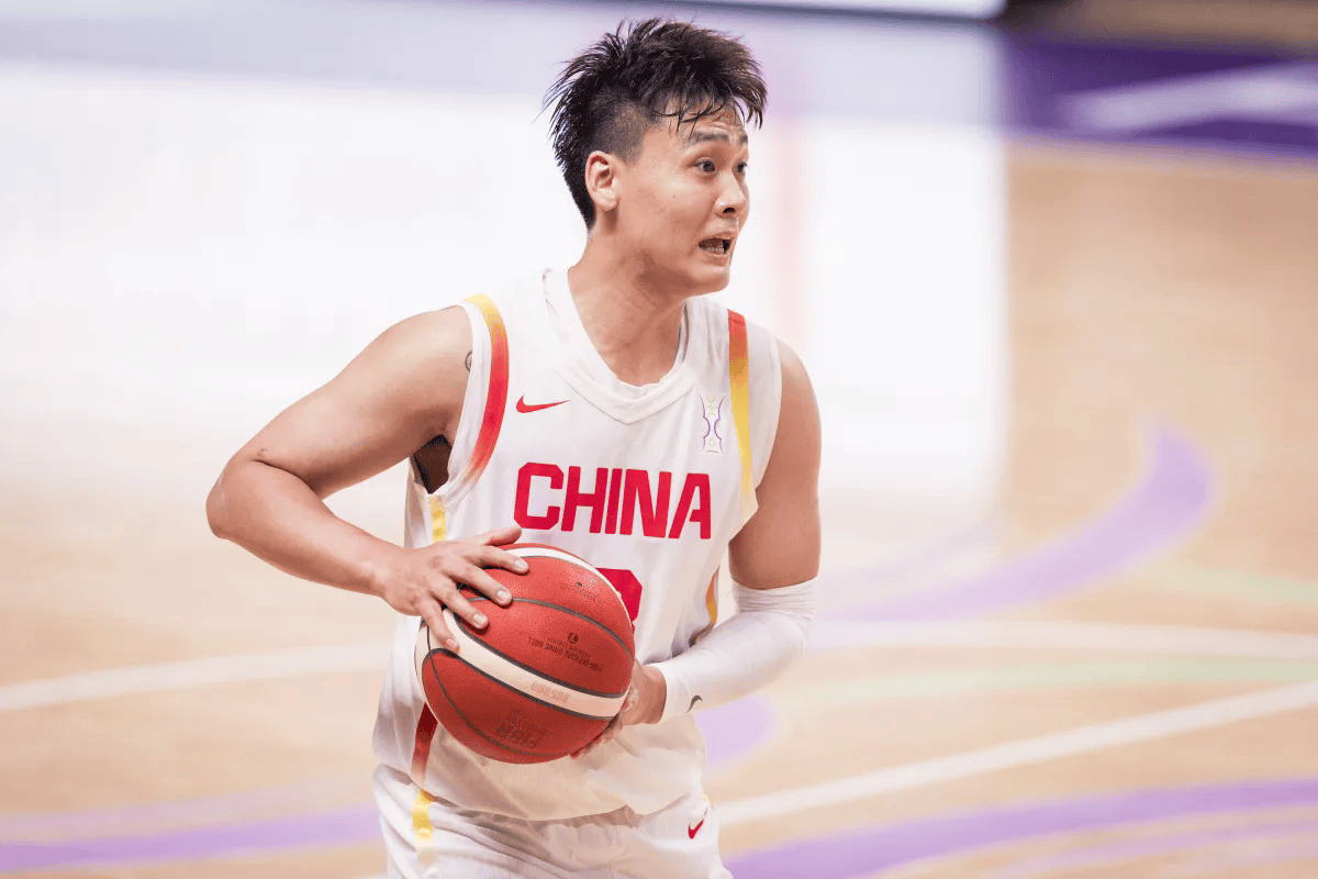 隊(duì)長(zhǎng)承擔(dān)責(zé)任！趙魯（Zhao Rui）站起來(lái)很多次